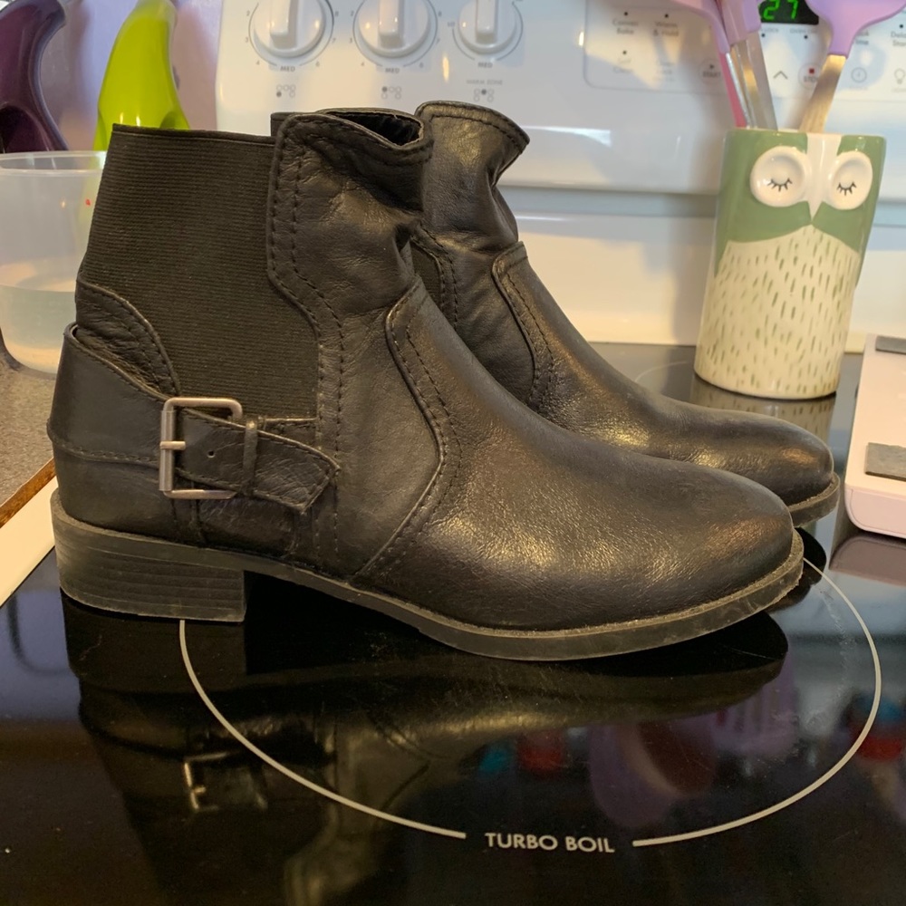 Women’s black leather boots